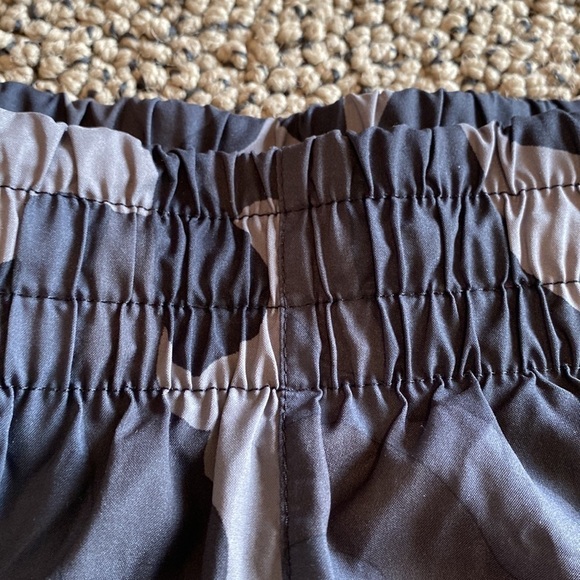 Athleta Camo Running Shorts - Picture 3 of 6